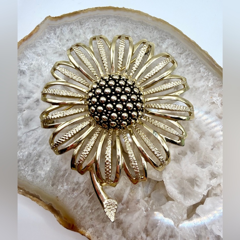 Vintage Gold Tone Flower Brooch by Sarah Coventry, c. 1967, 2.5” Diam, 1.3oz